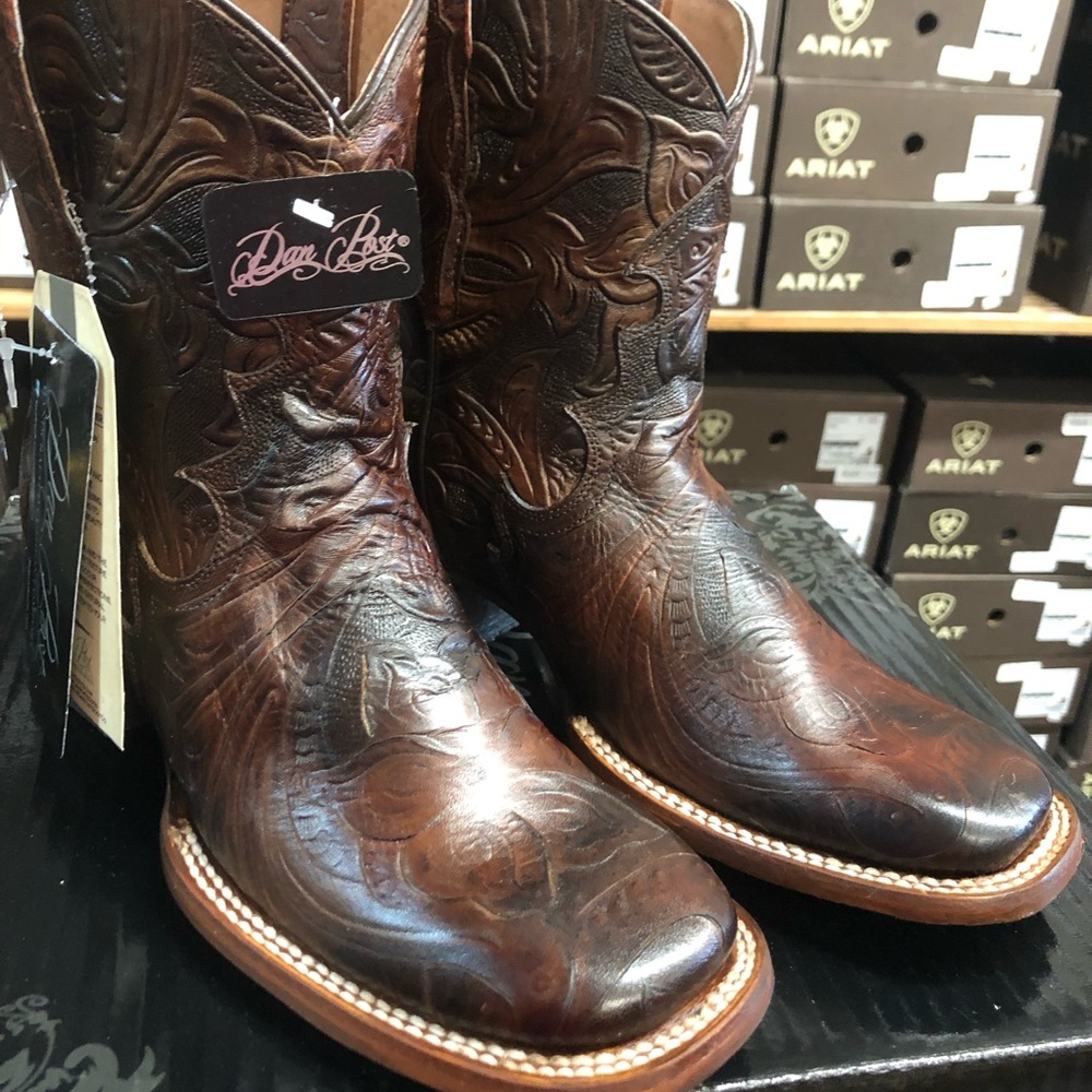 Ladies custom dan post embossed short boot brn NWT